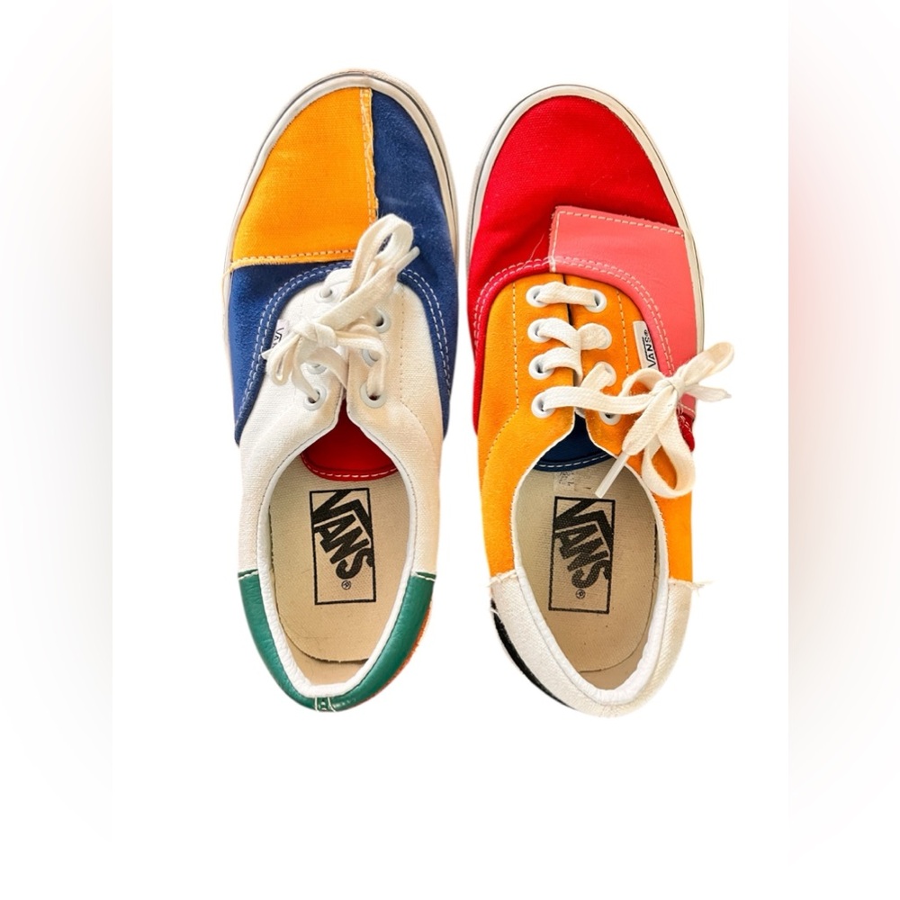 Unisex (M 4.5, W 6) multicolored patch authentic lace up Vans shoes.